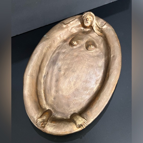 Molded Artwork plate/tray funny nude girl in bath in bronze color (plaster?)